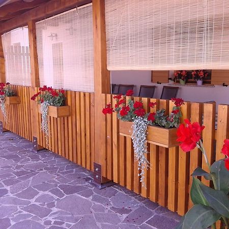 Turisticna Kmetija Pri Pozarju Villa Knezak ภายนอก รูปภาพ