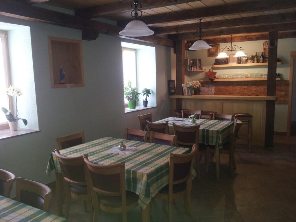 Turisticna Kmetija Pri Pozarju Villa Knezak ภายนอก รูปภาพ
