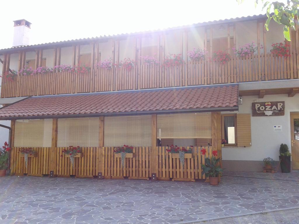 Turisticna Kmetija Pri Pozarju Villa Knezak ภายนอก รูปภาพ