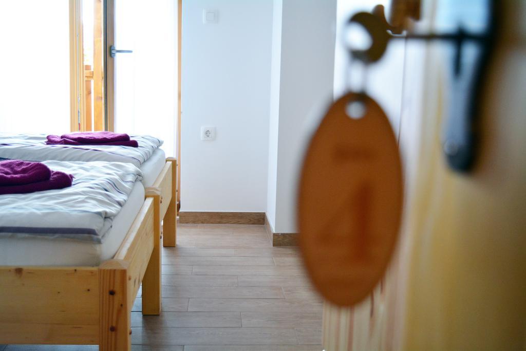 Turisticna Kmetija Pri Pozarju Villa Knezak ภายนอก รูปภาพ