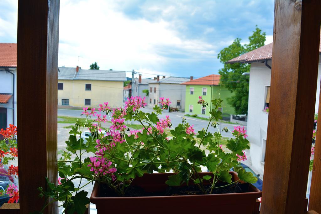Turisticna Kmetija Pri Pozarju Villa Knezak ภายนอก รูปภาพ